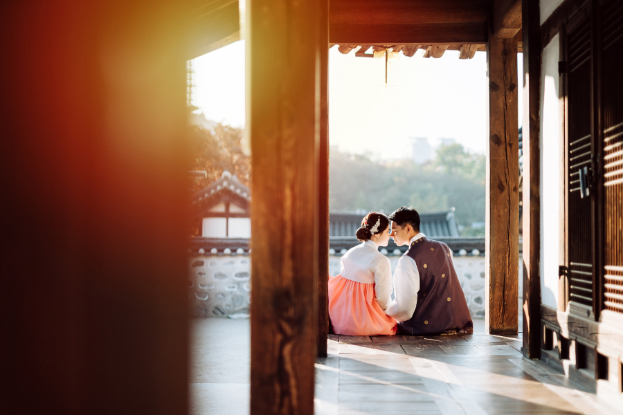 韓國秋季婚紗拍攝 - 首爾林，慶熙大學和南山韓屋村 by Jungyeol on OneThreeOneFour 19