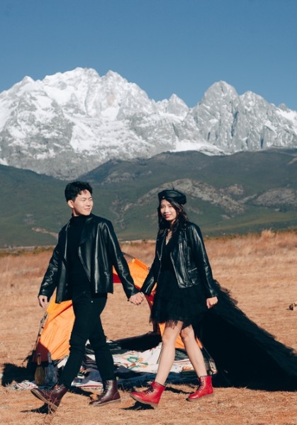 Yunnan Outdoor Pre-Wedding Photoshoot At Lijiang