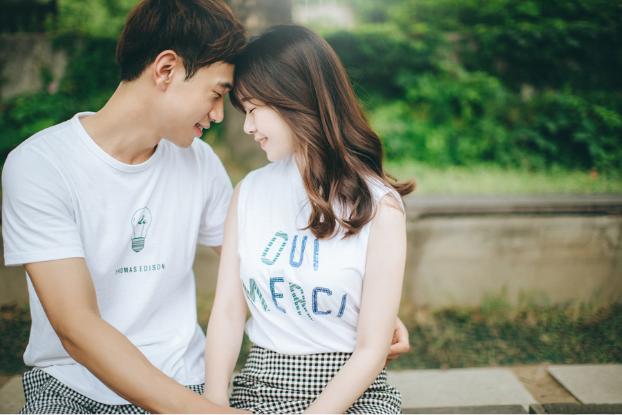 Korea Engagement Photography Couple Date Snap At The Park Jungyeol