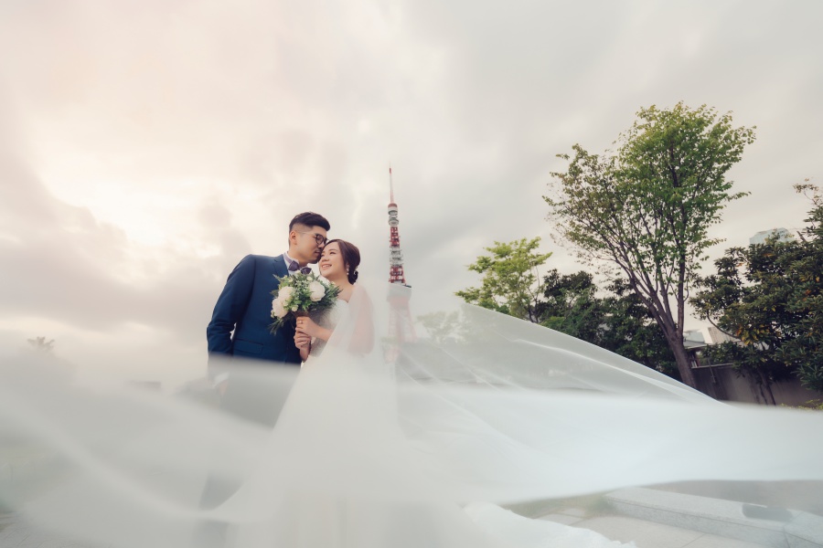 Tokyo Pre-Wedding Photoshoot At Shiba Park And Tokyo Station  by Lenham on OneThreeOneFour 8