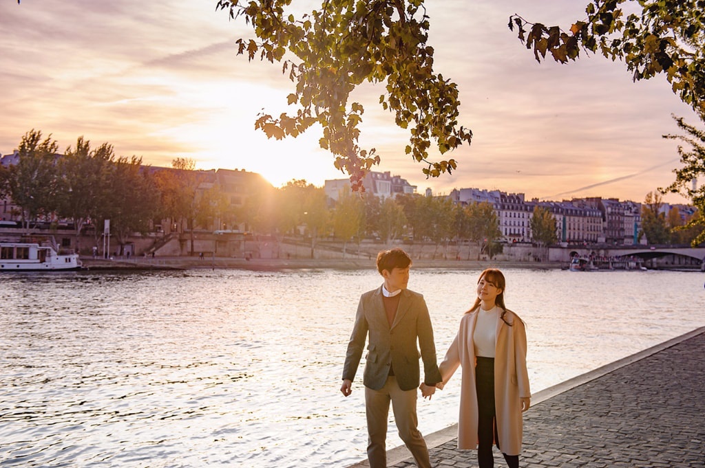 Paris Full Day Pre-Wedding Photoshoot At Eiffel Tower And Sunset At The Lourve Museum  by Son on OneThreeOneFour 6