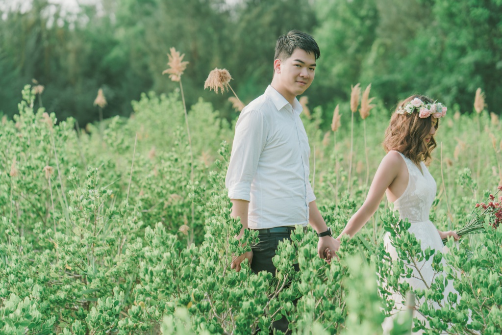 Engagement Photoshoot At Taiwan's Bailuwan And Salt Mountain  by Star on OneThreeOneFour 17