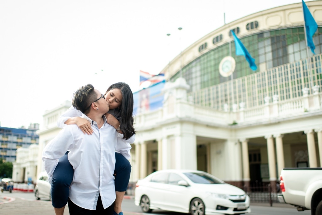 E&D: Bangkok Pre-wedding Photo | Chinatown | Hua Lamphong Station | King Rama VIII Bridge by Sahrit on OneThreeOneFour 6