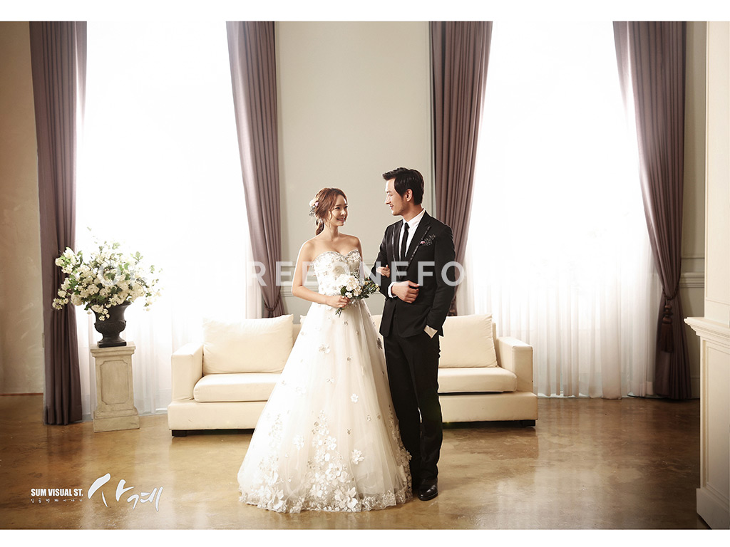 Korean Wedding Photos: Indoor Set by SUM Studio on OneThreeOneFour 13