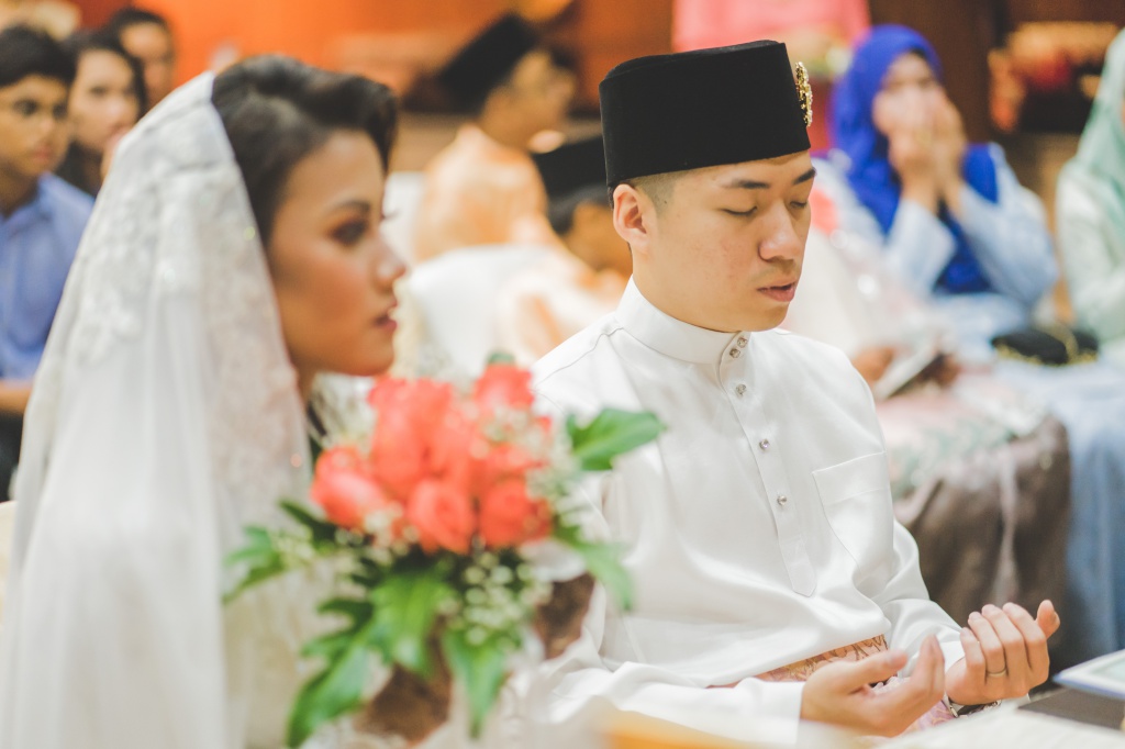 Singapore Wedding Day Photoshoot With Multi Racial Malay And Chinese Couple  by Michael  on OneThreeOneFour 23