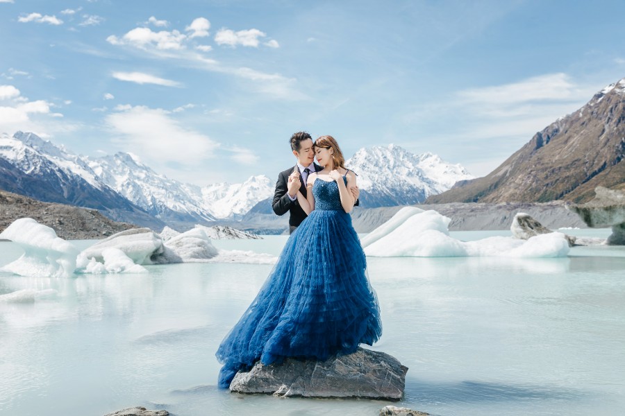 N&J: 2-days pre-wedding photoshoot with Singaporean couple in New Zealand - cherry blossoms, Coromandel Peak, glaciers by Fei on OneThreeOneFour 24