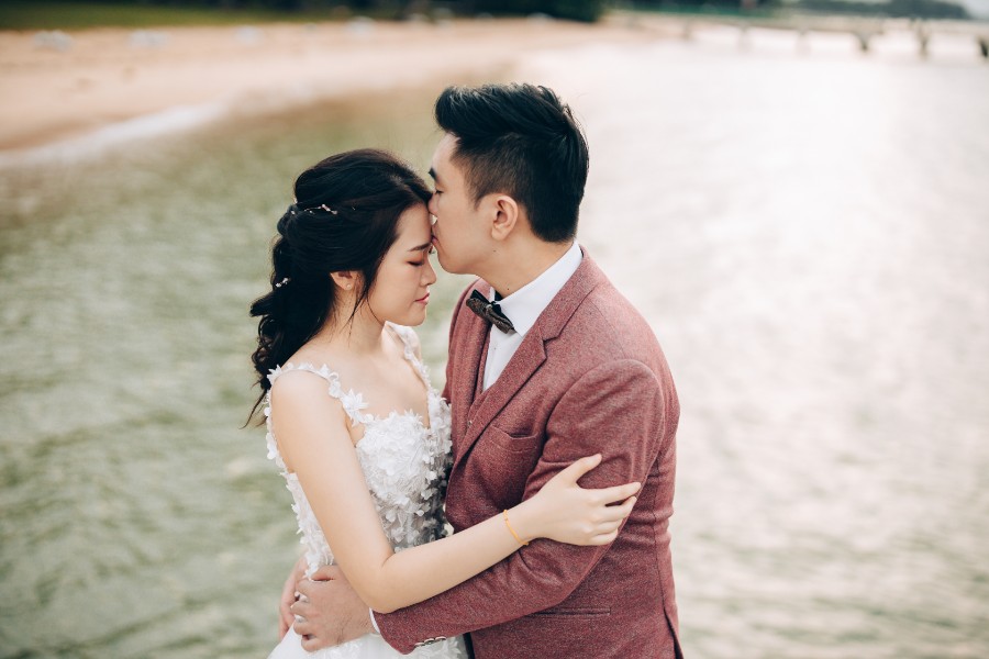 E&K: Quirky pre-wedding in Chinatown, Gardens by the Bay and beach by Cheng on OneThreeOneFour 21