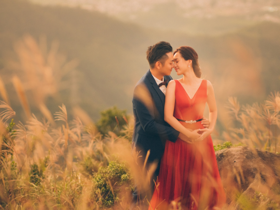 Hong Kong Outdoor Pre-Wedding Photoshoot At Tai Mo Shan by Paul on OneThreeOneFour 7