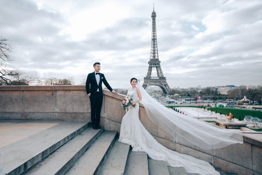 J&A: US Couple's Paris Day to Night Pre-wedding Photoshoot by Yao on OneThreeOneFour 0