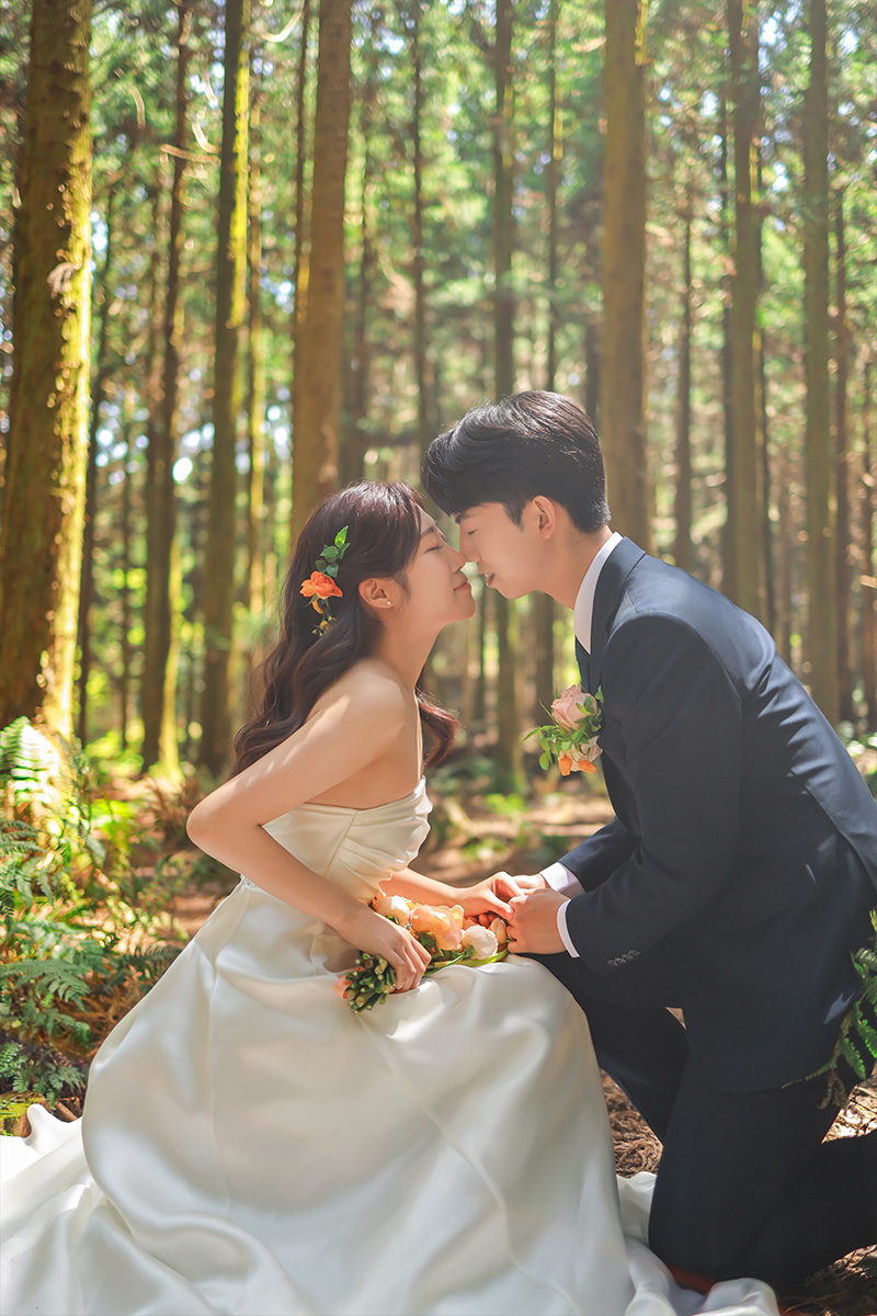 Enchanting Spring Pre-Wedding Photoshoot at Jeju Island by Byunghyun on OneThreeOneFour 2