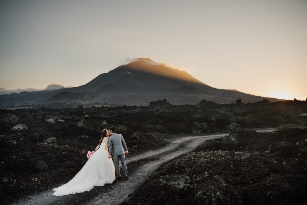 Bali Pre-wedding with Balinese Temple, Chapel and Mountain Scenes by Hendra on OneThreeOneFour 0