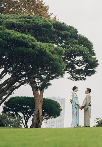 I: Mixed couple pre-wedding in Tokyo wearing kimono