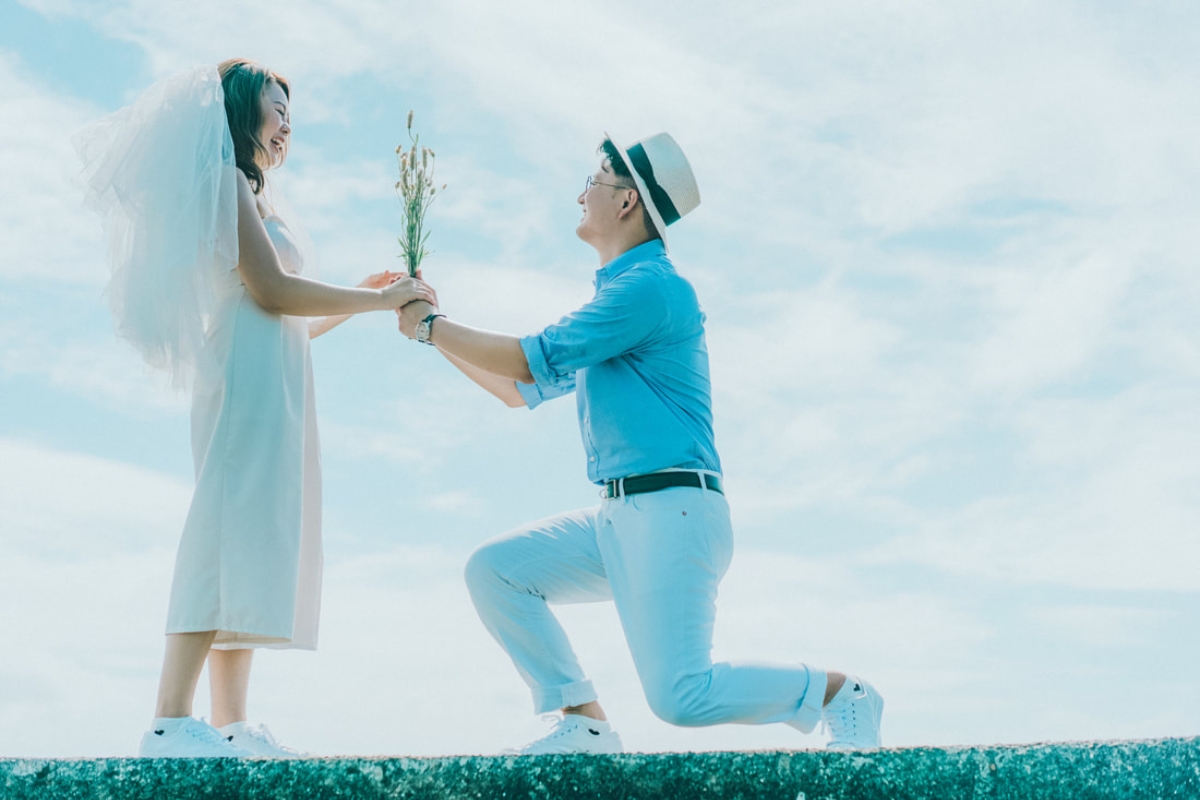 Taiwan Pre-Wedding Photoshoot Pier Blue Skies Animal Farm Flamingos Capybaras Llamas Autumn Leaves by  on OneThreeOneFour 7