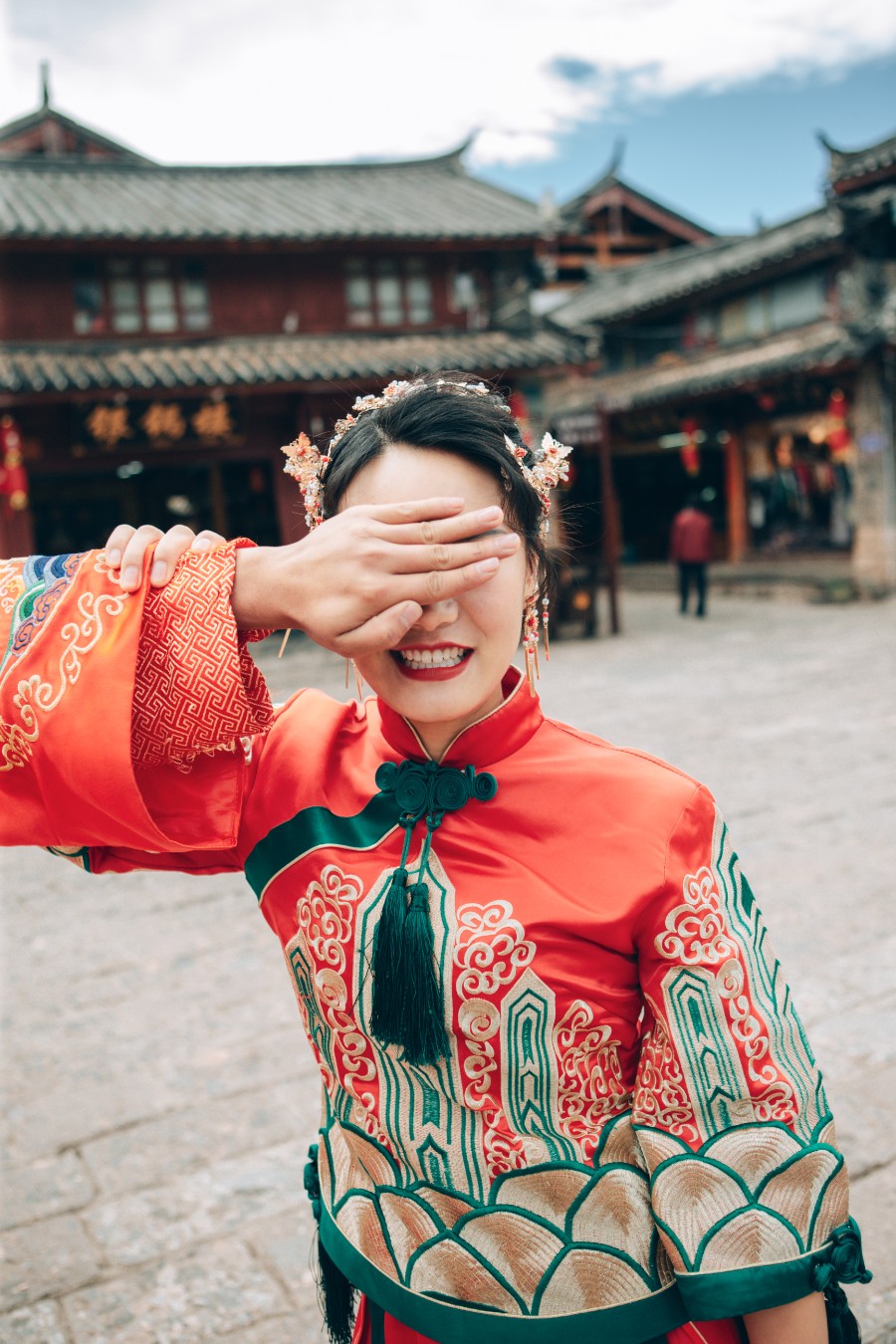 Yunnan Outdoor Pre-Wedding Photoshoot At Lijiang Jade Dragon Mountain & Ancient Town by Cao on OneThreeOneFour 4