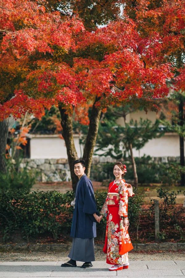 Japan Kyoto Autumn Higashiyama Kimono Prewedding Photoshoot by Shu Hao on OneThreeOneFour 64
