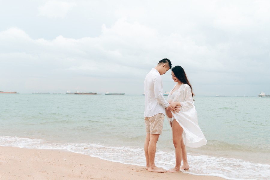 Singaporean influencer Faustina's maternity shoot at East Coast Park by Toh on OneThreeOneFour 10