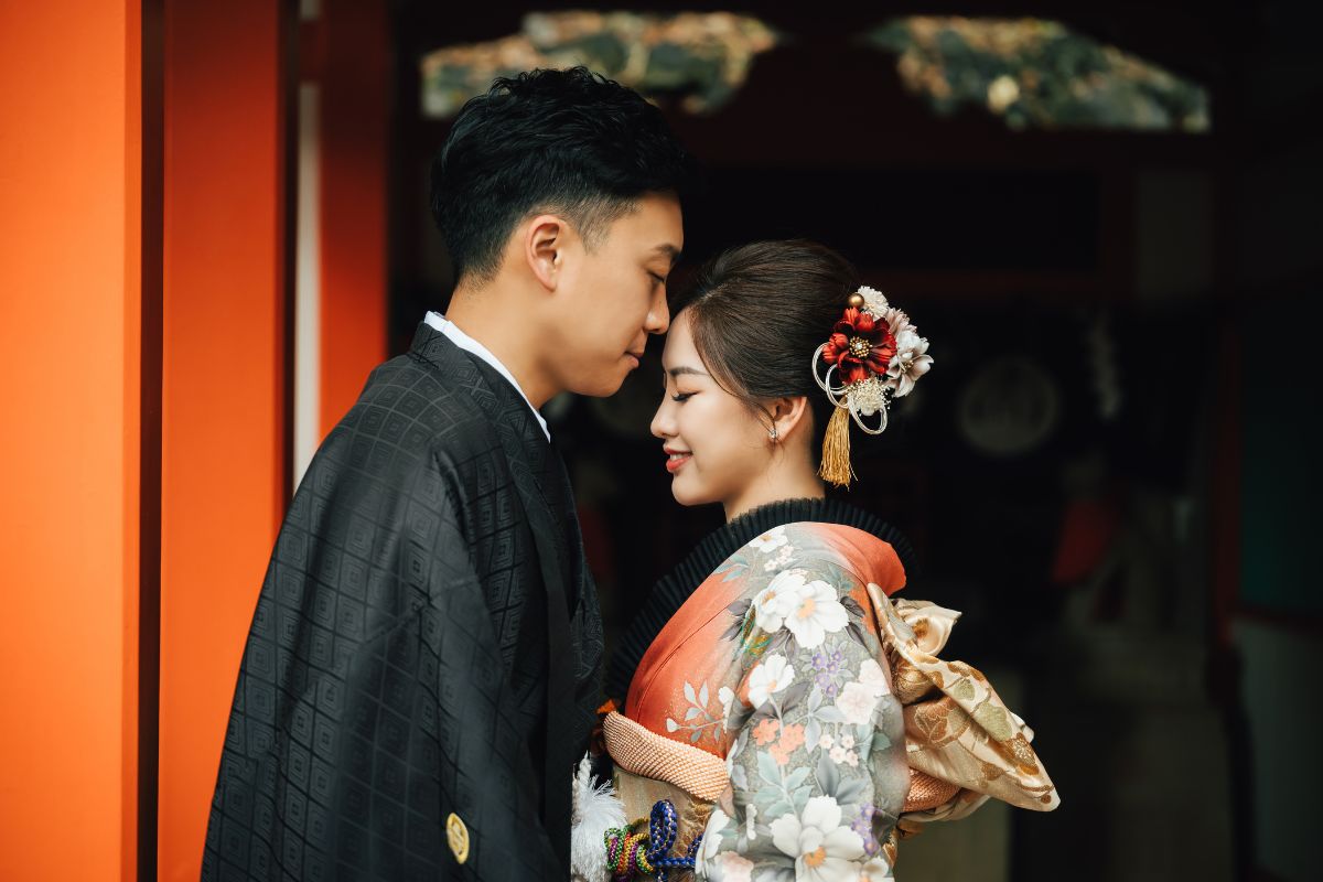 Tokyo Traditional Kimono Photoshoot at Nezu Shrine and Prewedding at Chureito Pagoda and Mount Fuji by Dahe on OneThreeOneFour 2