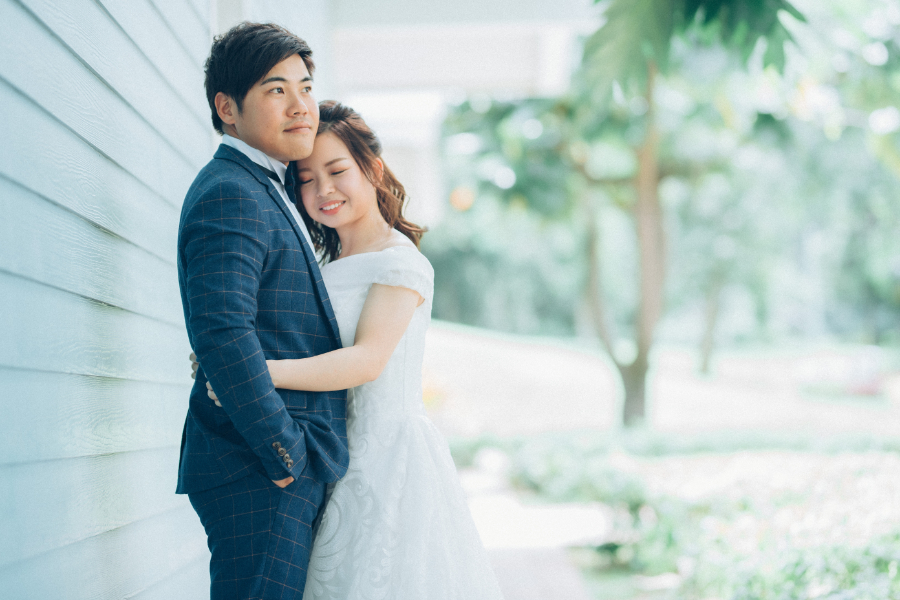 Hong Kong Outdoor Pre-Wedding Photoshoot At Disney Lake, Stanley, Central Pier by Felix on OneThreeOneFour 2