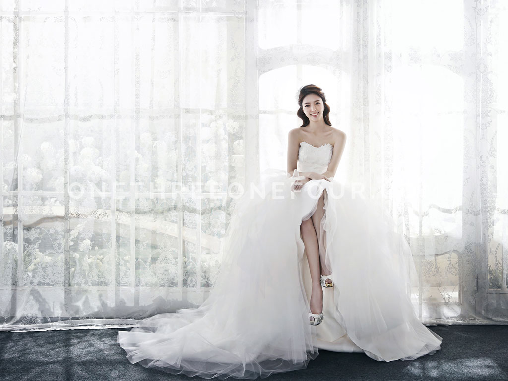 Floral | Korean Pre-wedding Photography by Pium Studio on OneThreeOneFour 8