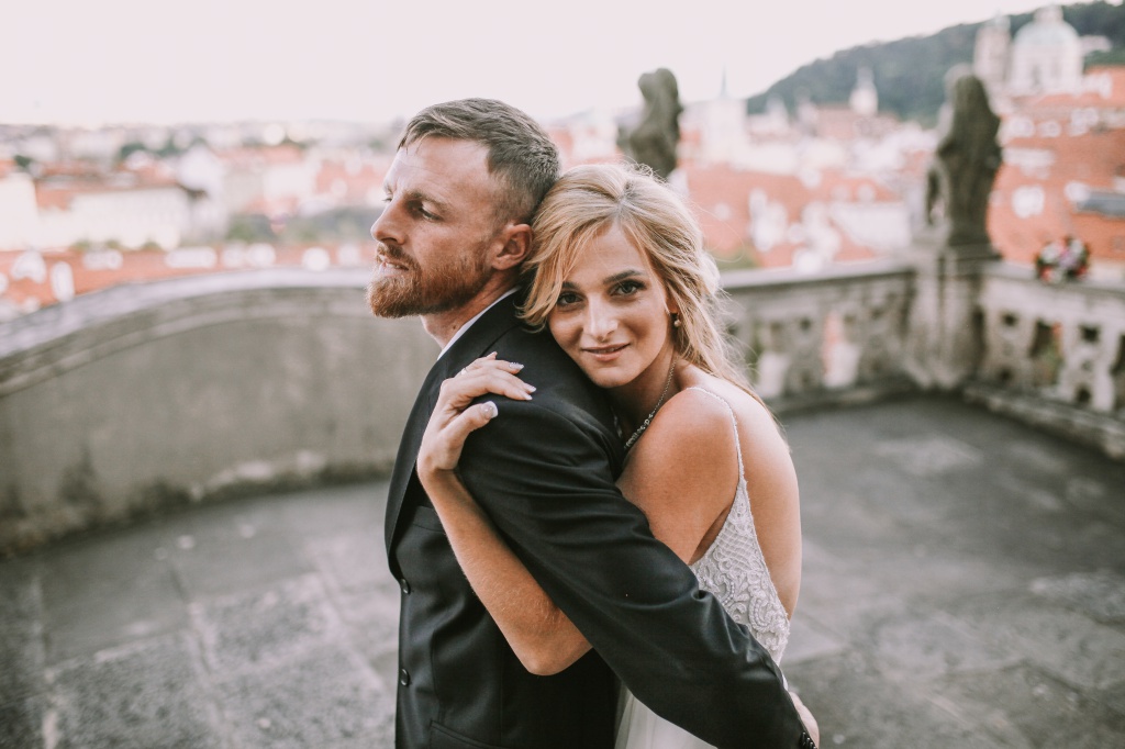 Prague Pre-Wedding Photoshoot At Charles Bridge  by Vickie on OneThreeOneFour 2