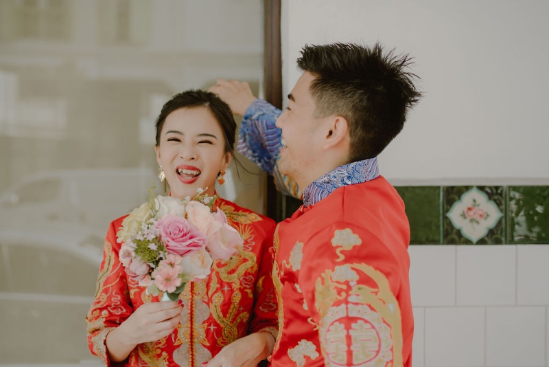 M&C: Singapore Outdoor Pre-wedding in traditional wedding outfit by Samantha on OneThreeOneFour 3