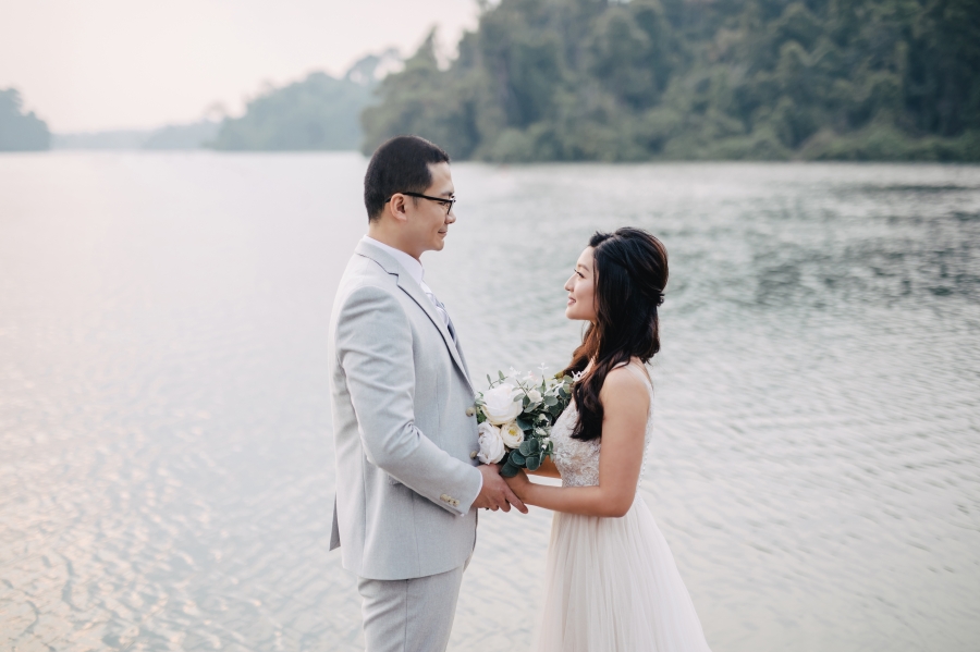 Singapore Prewedding Photoshoot At MacRitchie Reservoir And Marina Bay Sands Night Shoot  by Cheng on OneThreeOneFour 5