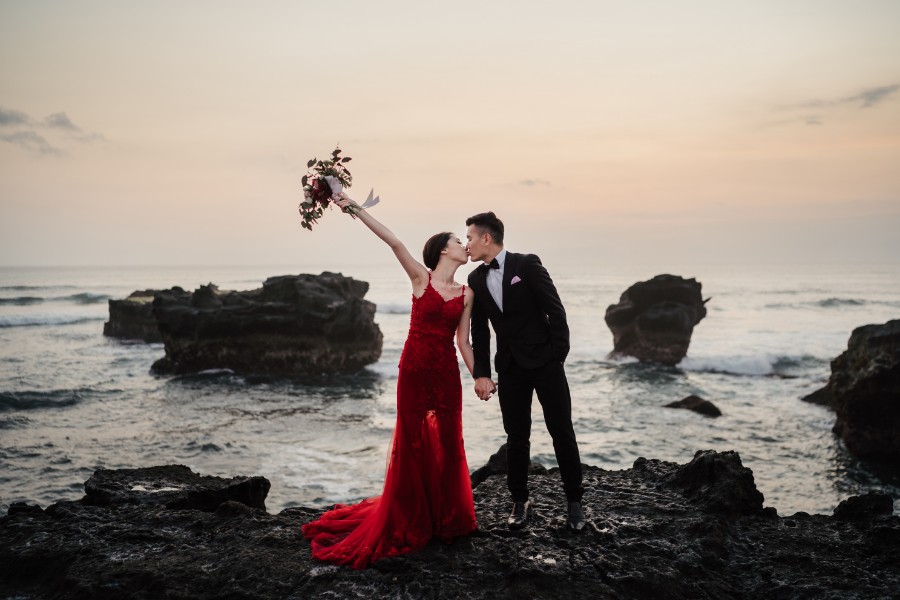 B&R: Pre-wedding photoshoot at Mount Batur Pinggan, Kintamani Lava Field, flower field and Mengening Beach by Hendra on OneThreeOneFour 33