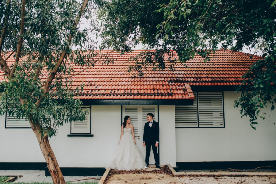 Singapore Pre-Wedding Photoshoot At Seletar Airport And Colonial Houses by Chia on OneThreeOneFour 15