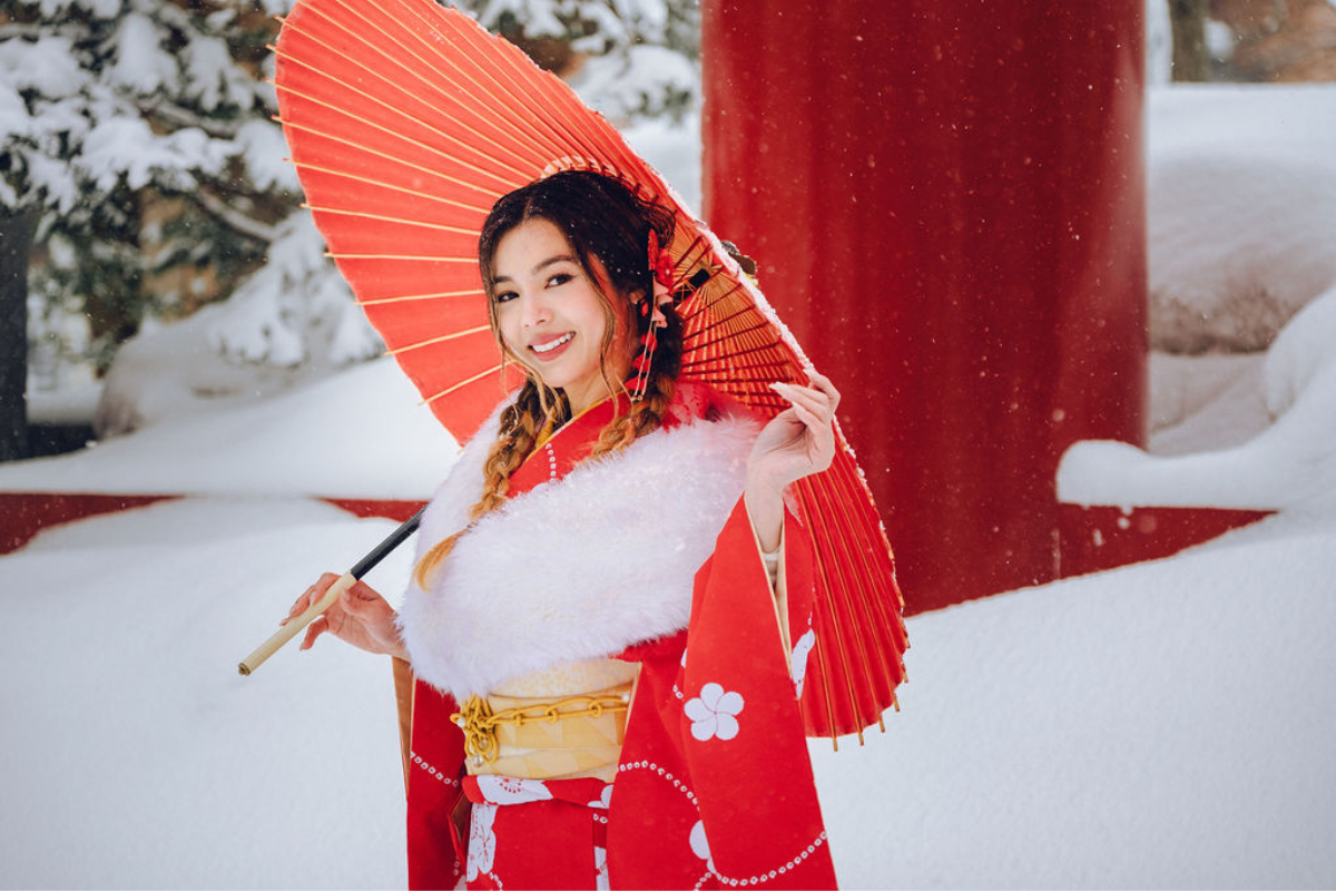 Hokkaido Street Style Kimono Prewedding Photoshoot At Shopping Street And Iyahiko shrine In Winter by Kuma on OneThreeOneFour 20