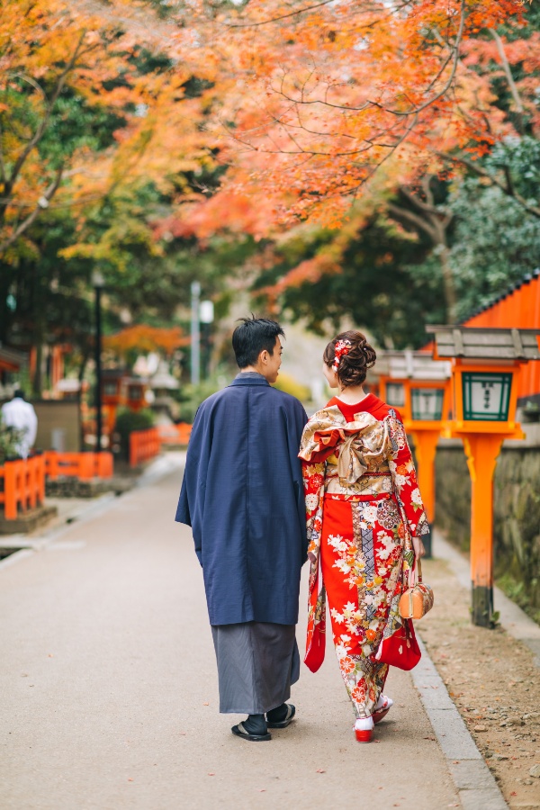 Japan Kyoto Autumn Higashiyama Kimono Prewedding Photoshoot by Shu Hao on OneThreeOneFour 11