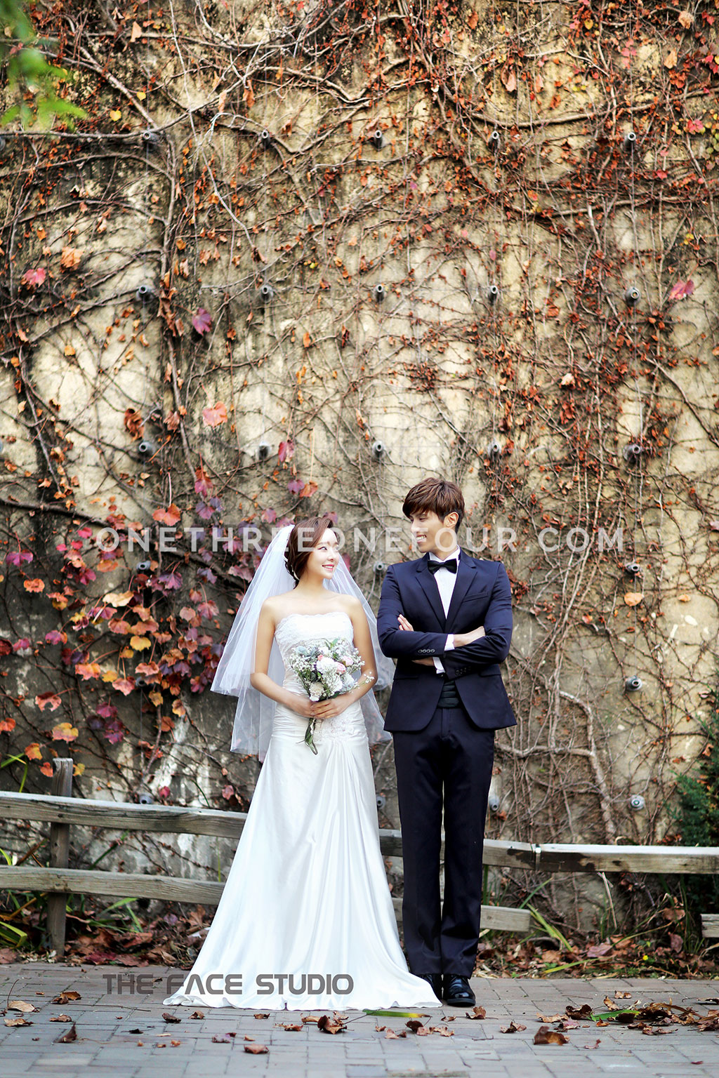 [AUTUMN] Korean Studio Pre-Wedding Photography: Seonyudo Park (선유도 공원)  (Outdoor) by The Face Studio on OneThreeOneFour 17