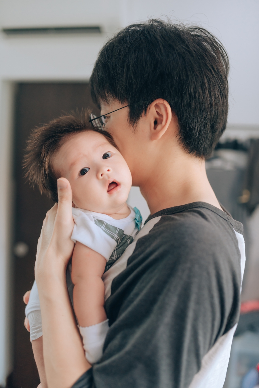 Singapore Family Photoshoot With Newborn Baby At Home by Toh on OneThreeOneFour 16