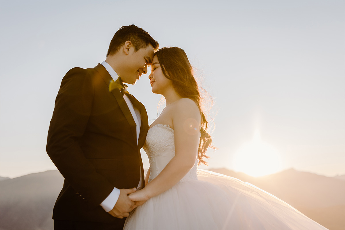 New Zealand Autumn Pre-Wedding Photoshoot at Arrowtown & Coromandel Peak by Fei on OneThreeOneFour 18