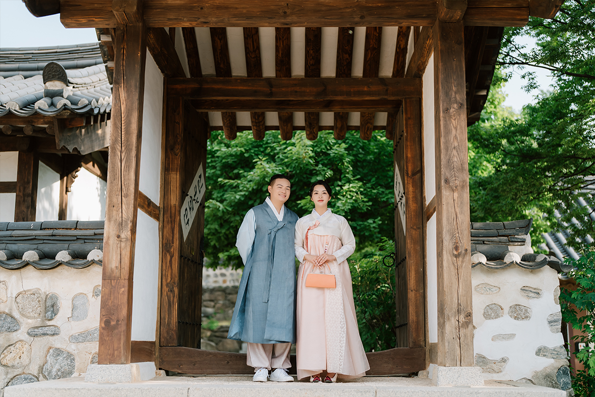 US Couple Traditional Hanbok Photoshoot in Korea by Jungyeol on OneThreeOneFour 1