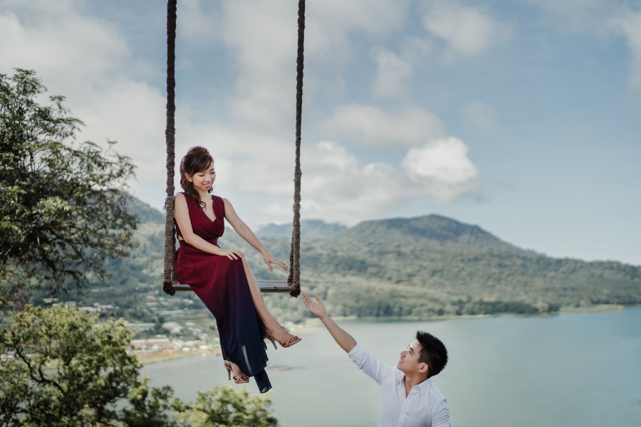 R&A: Fairytale Sunset Pre-wedding Photoshoot in Bali by Hendra on OneThreeOneFour 8