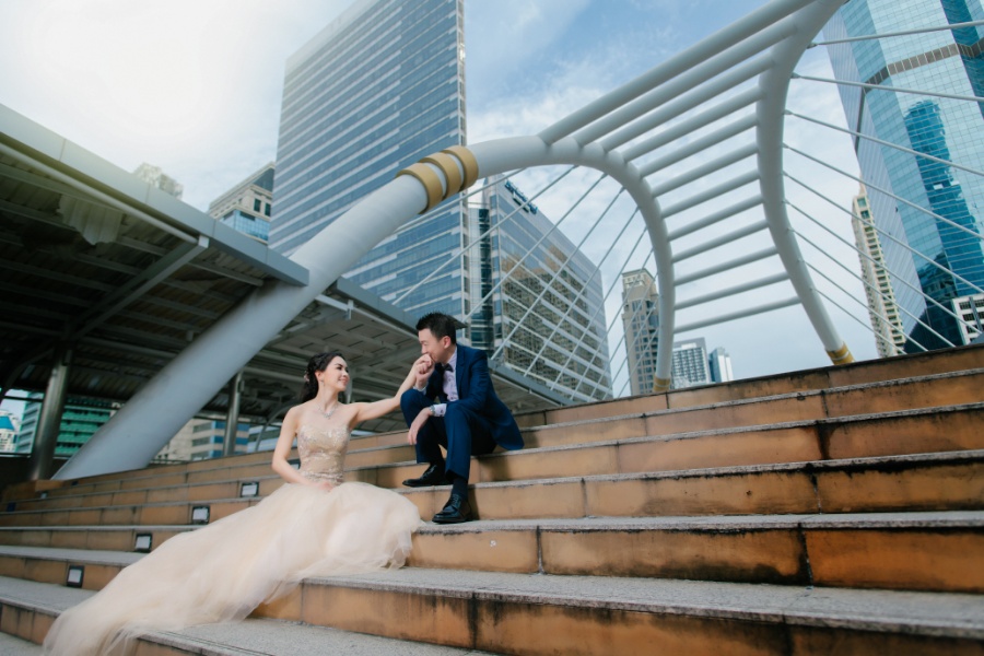 Bangkok Chong Nonsi and Chinatown Prewedding Photoshoot in Thailand by Sahrit on OneThreeOneFour 19