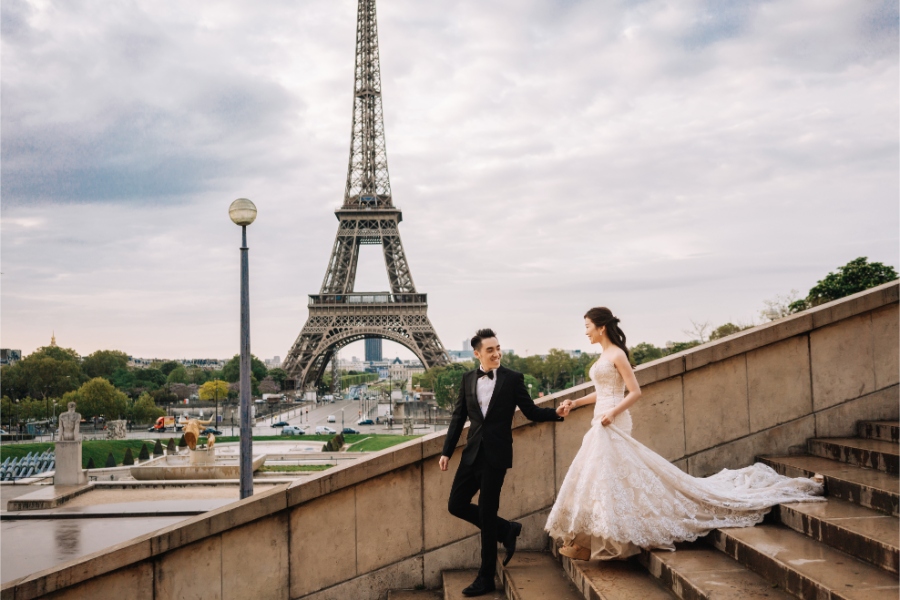 A&K: Canadian Couple's Paris Pre-wedding Photoshoot at the Louvre  by Vin on OneThreeOneFour 1