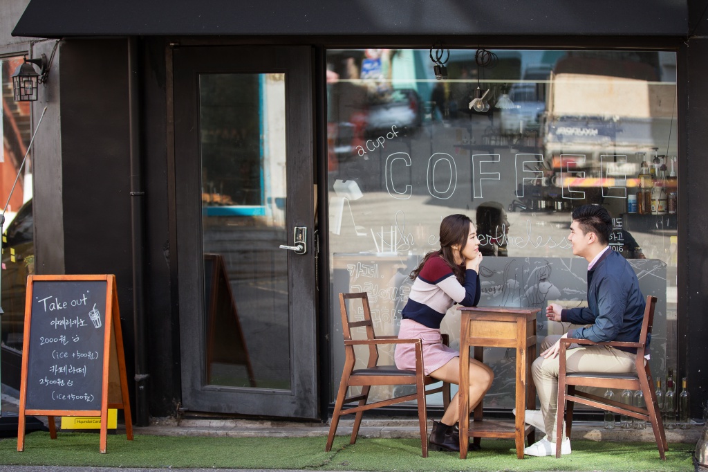 Korea Casual Couple Photoshoot At Yeonam-dong Cafe Street by Junghoon on OneThreeOneFour 14