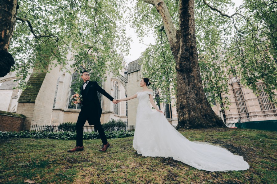 L&A: Whimsical Pre-wedding in London by Dom on OneThreeOneFour 0