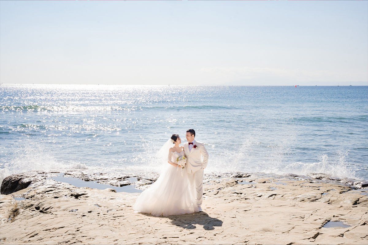 Japan Tokyo Beach Romantic Pre-Weddng Photoshoot by Yu on OneThreeOneFour 0