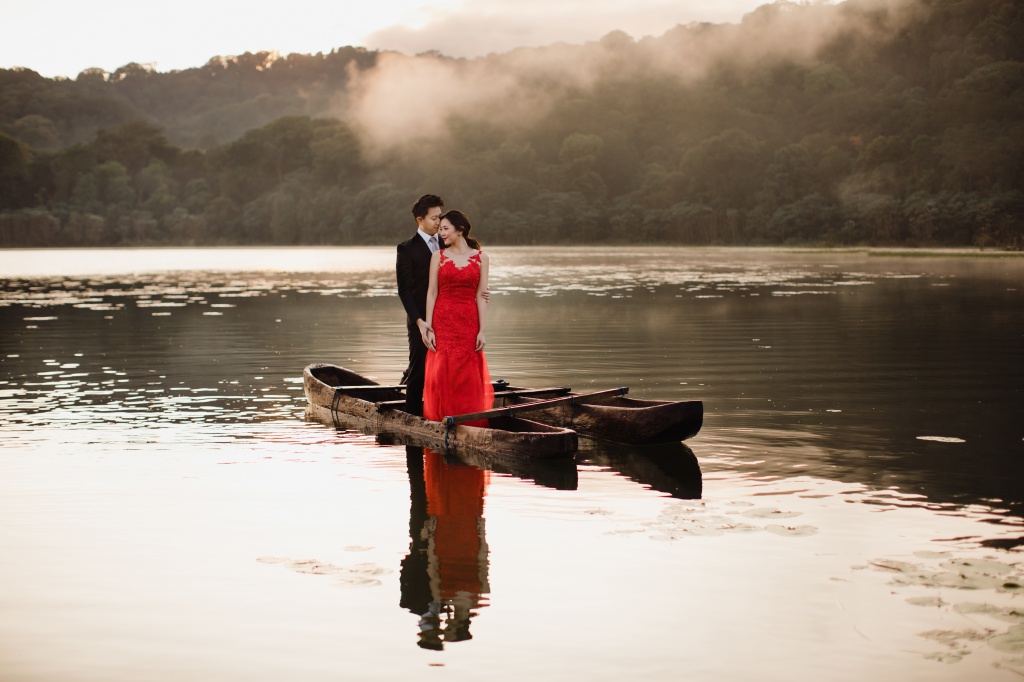Bali Pre-Wedding Photoshoot At Tamblingan Lake And Forest  by Hendra on OneThreeOneFour 9