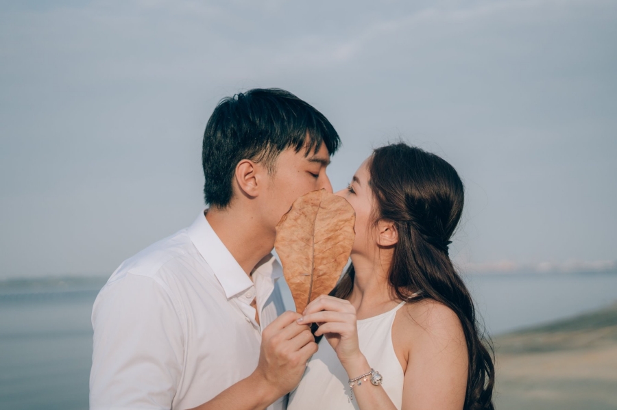 Singapore Casual Pre-Wedding Photoshoot At Neighbourhood Playground And Beach by Sheereen on OneThreeOneFour 14