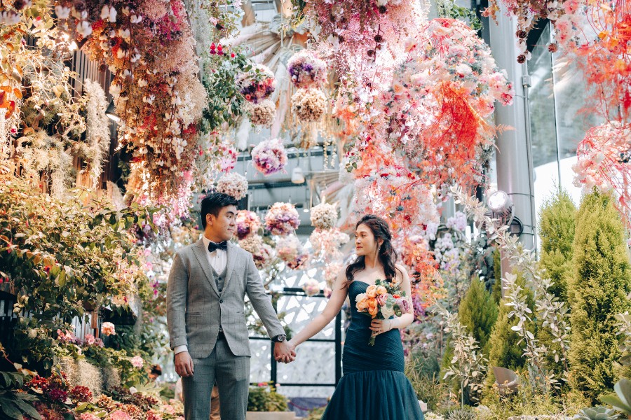 E&K: Quirky pre-wedding in Chinatown, Gardens by the Bay and beach by Cheng on OneThreeOneFour 12