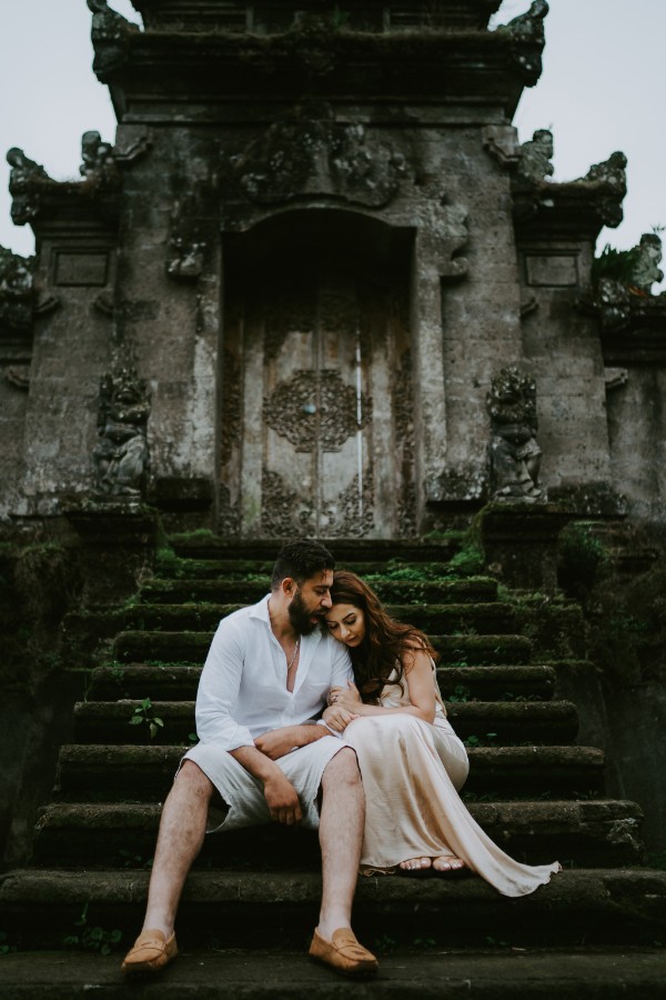 N&F: Mystical Honeymoon Photoshoot in Bali by Cahya on OneThreeOneFour 15