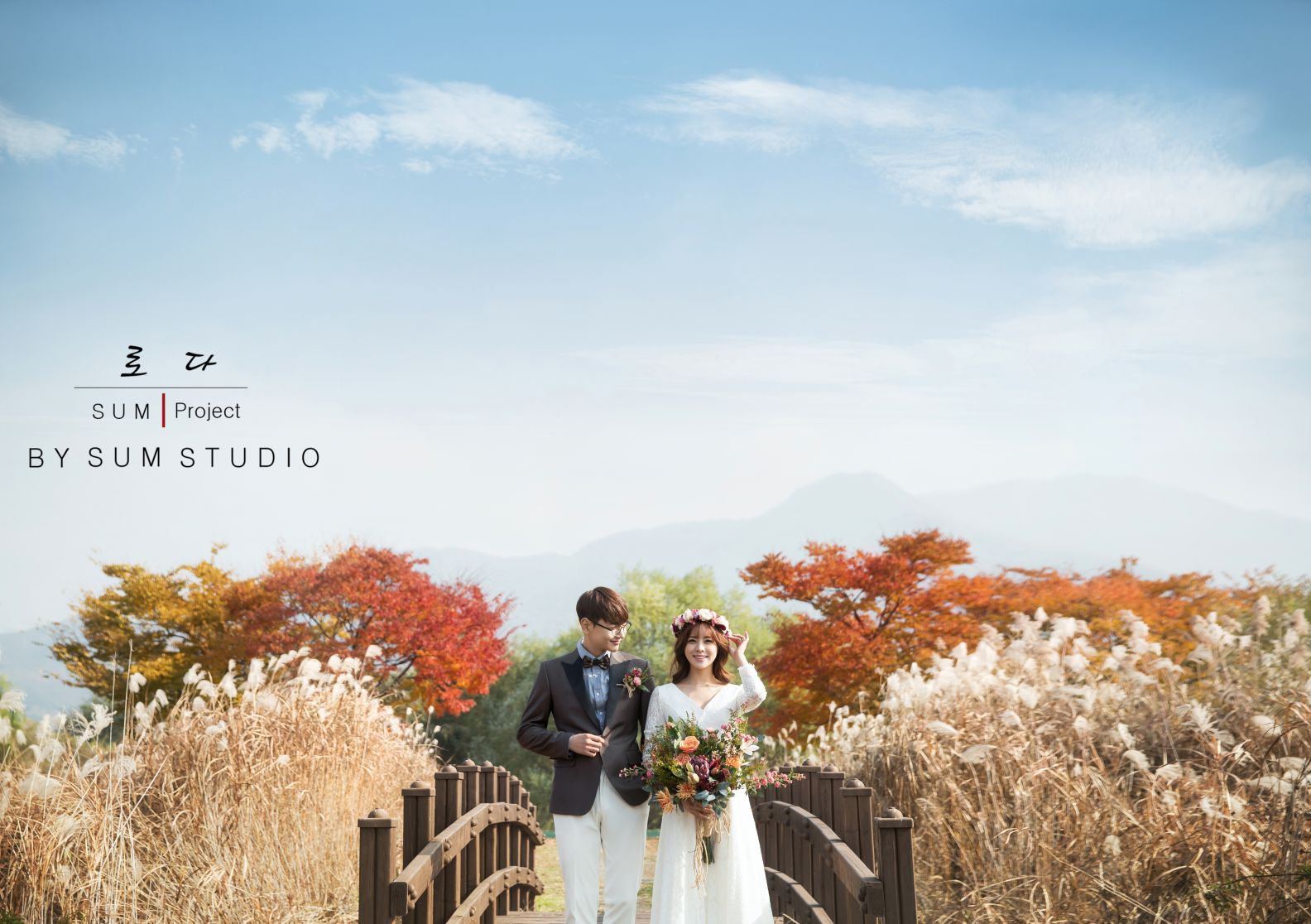 Korea Wedding Outdoor Photography in Autumn with Mapletrees (NEW) by SUM Studio on OneThreeOneFour 5