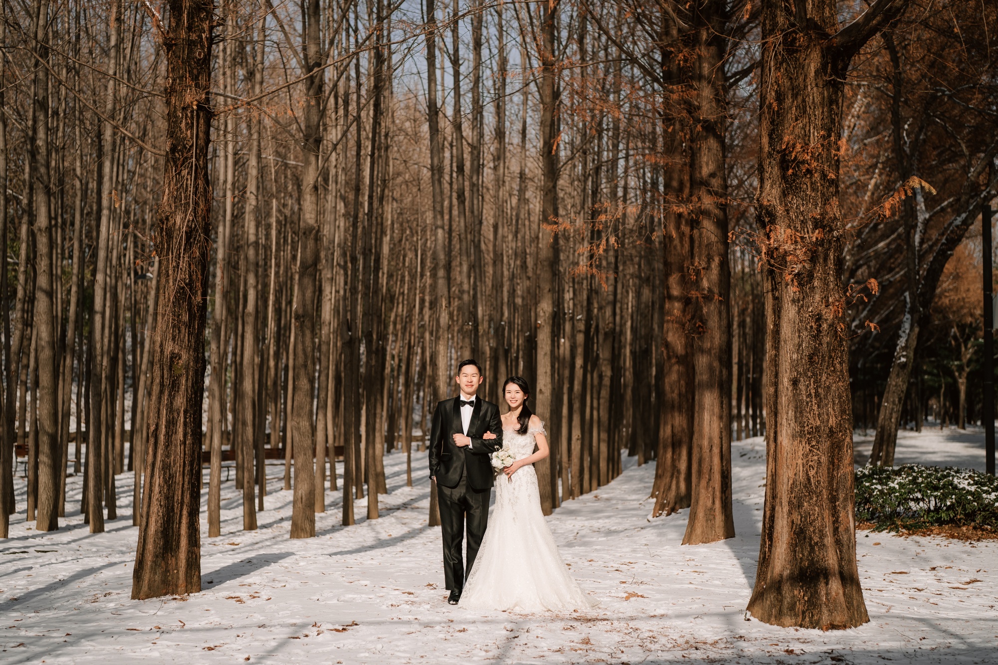 Whispers of Love in Seoul's Winter Wonderland: Snowy Pre-Wedding Extravaganza by Jungyeol on OneThreeOneFour 15