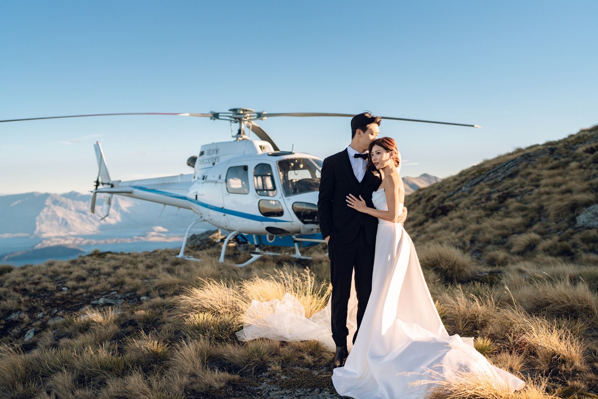 New Zealand Autumn Pre-Wedding Photoshoot Twin Peak Skippers Canyon Alpaca Farm Hilltop Cardrona Night Shoot Kombi Van by Fei on OneThreeOneFour 34