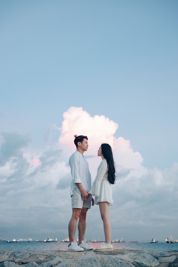 H&J: Fairytale pre-wedding in Singapore at Gardens by the Bay, Fort Canning and sandy beach by Cheng on OneThreeOneFour 42