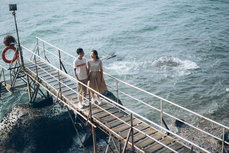 Hong Kong Outdoor Pre-Wedding Photoshoot At The Peak, Sai Wan Swimming Shed by Felix on OneThreeOneFour 28