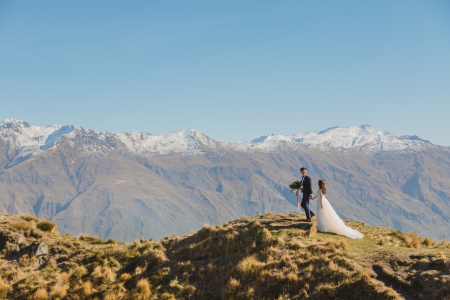New Zealand Pre-Wedding Photoshoot At Coromandel Peak, Arrowtown And Alpaca Farm by Felix  on OneThreeOneFour 3